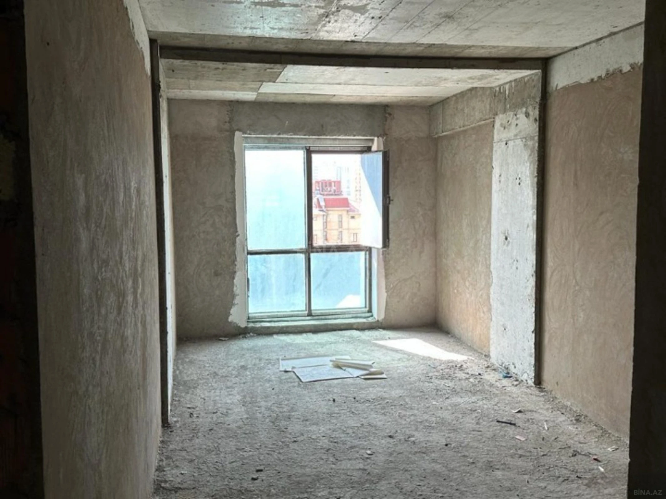 Satılır 4 otaqlı mənzil 149 m²