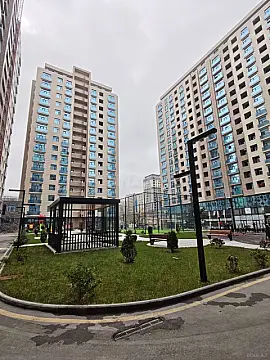 Satılır 4 otaqlı mənzil 149 m²