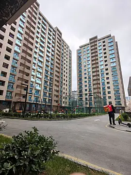 Satılır 4 otaqlı mənzil 149 m²