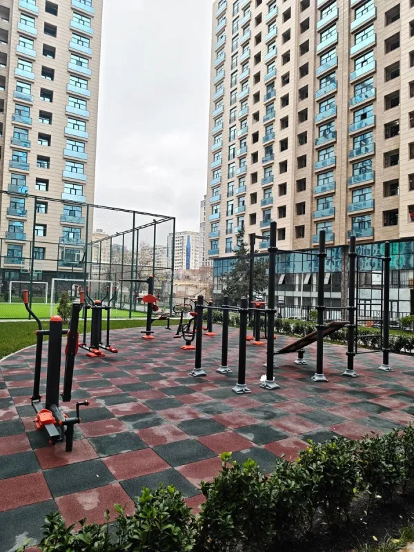 Satılır 4 otaqlı mənzil 149 m²