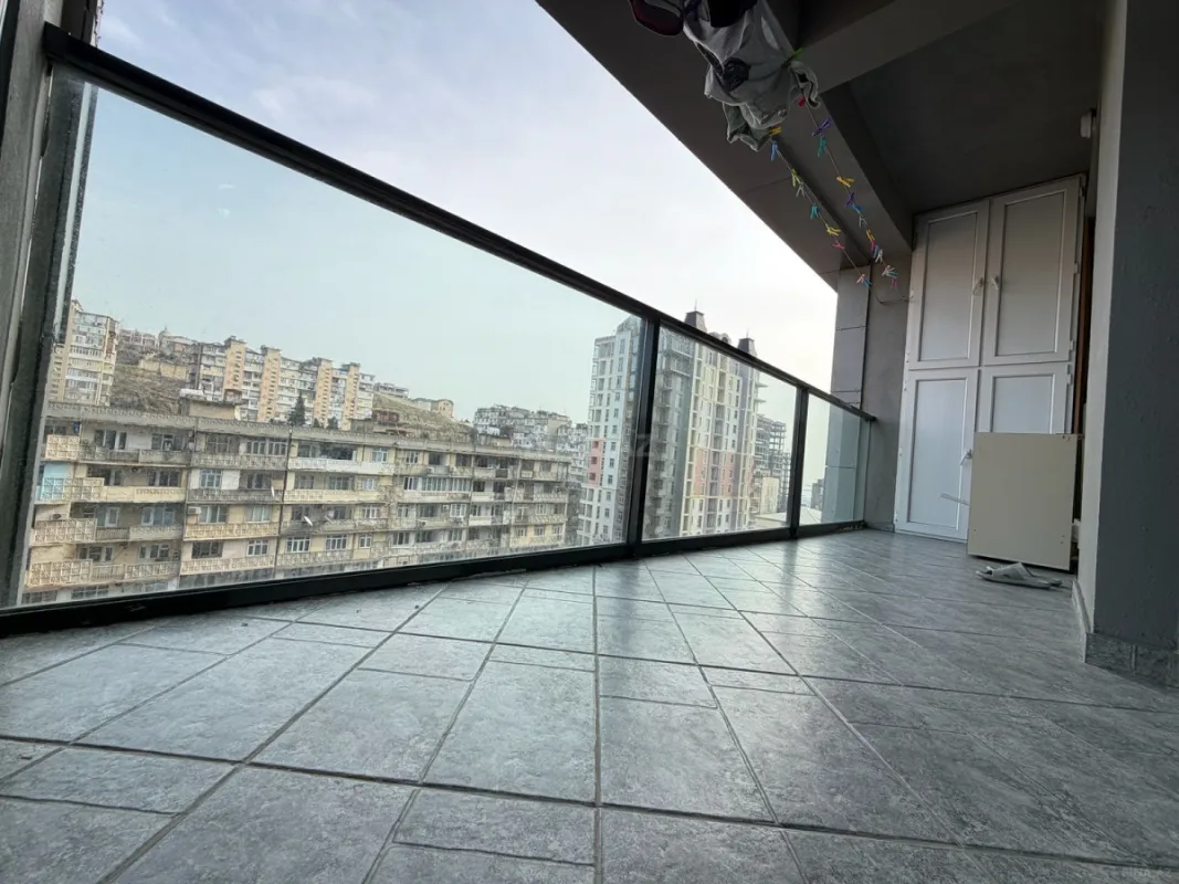Satılır 3 otaqlı mənzil 127 m²