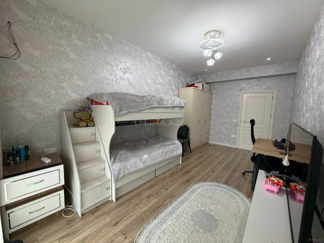 Satılır 3 otaqlı mənzil 127 m²