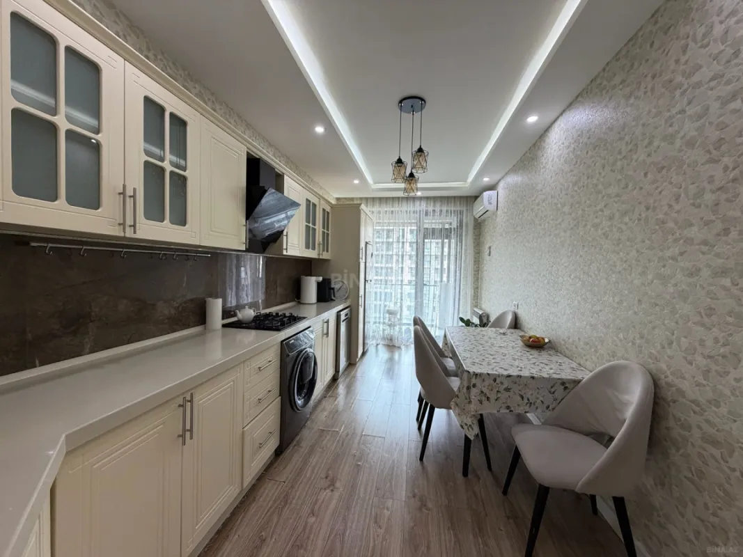 Satılır 3 otaqlı mənzil 127 m²