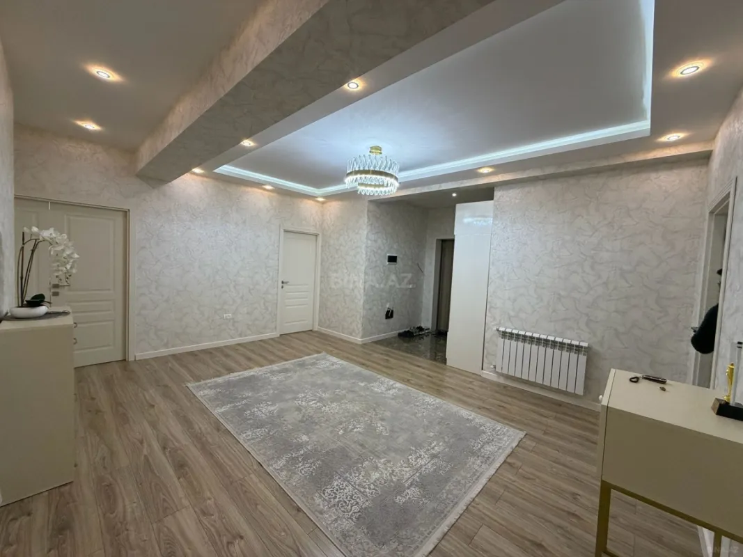 Satılır 3 otaqlı mənzil 127 m²