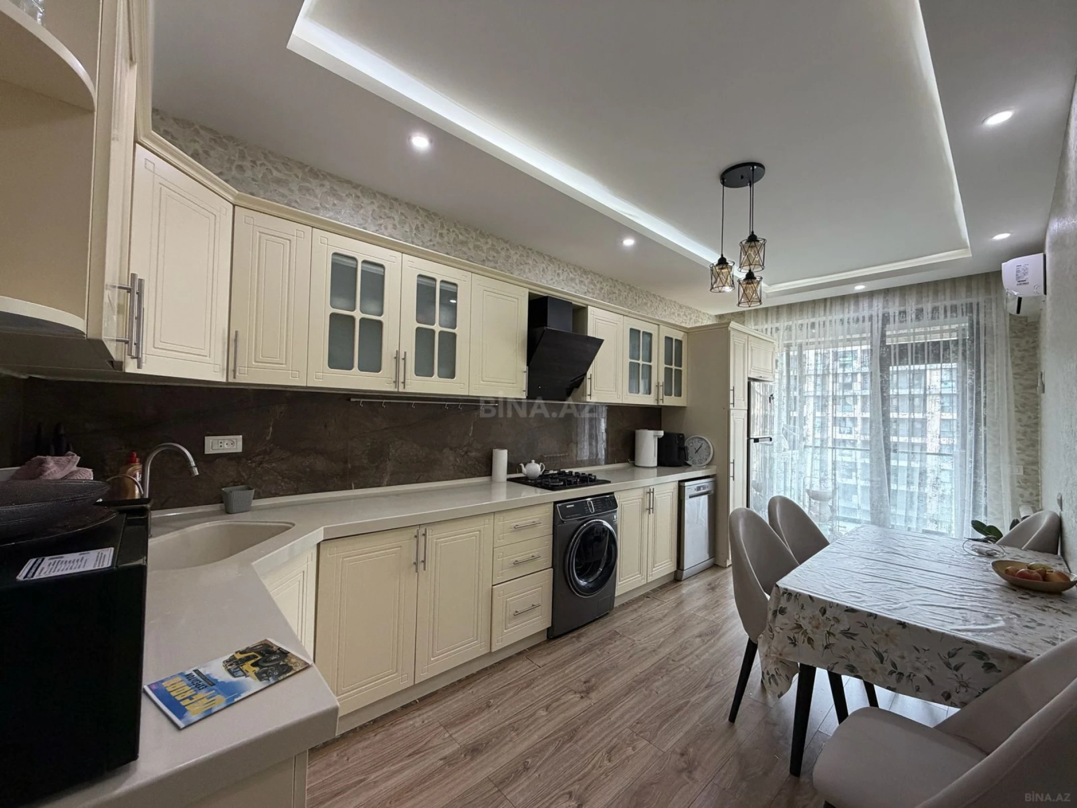Satılır 3 otaqlı mənzil 127 m²