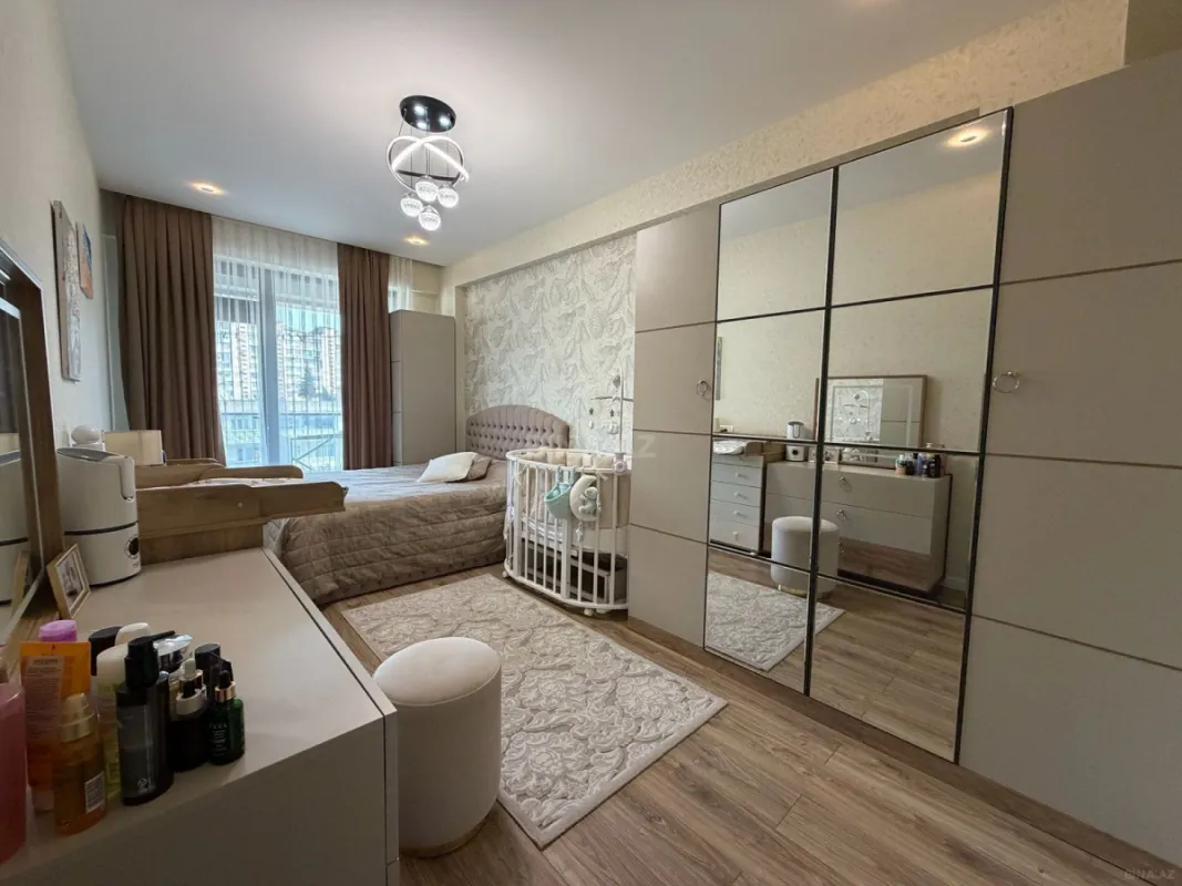 Satılır 3 otaqlı mənzil 127 m²