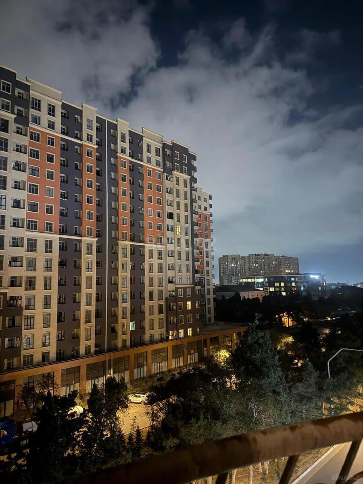 Satılır 2 otaqlı mənzil 67 m²