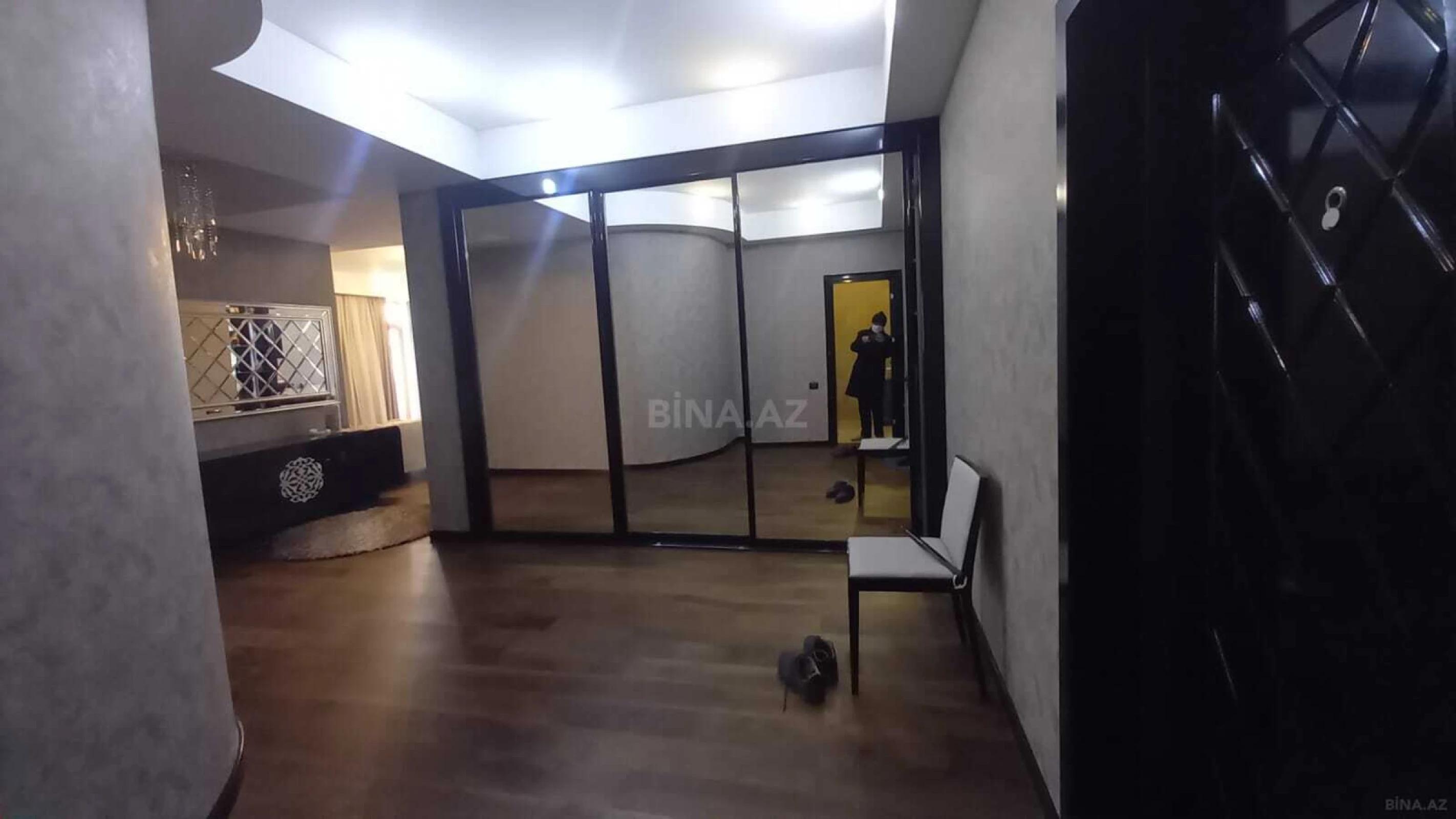 Satılır 3 otaqlı mənzil 140 m²
