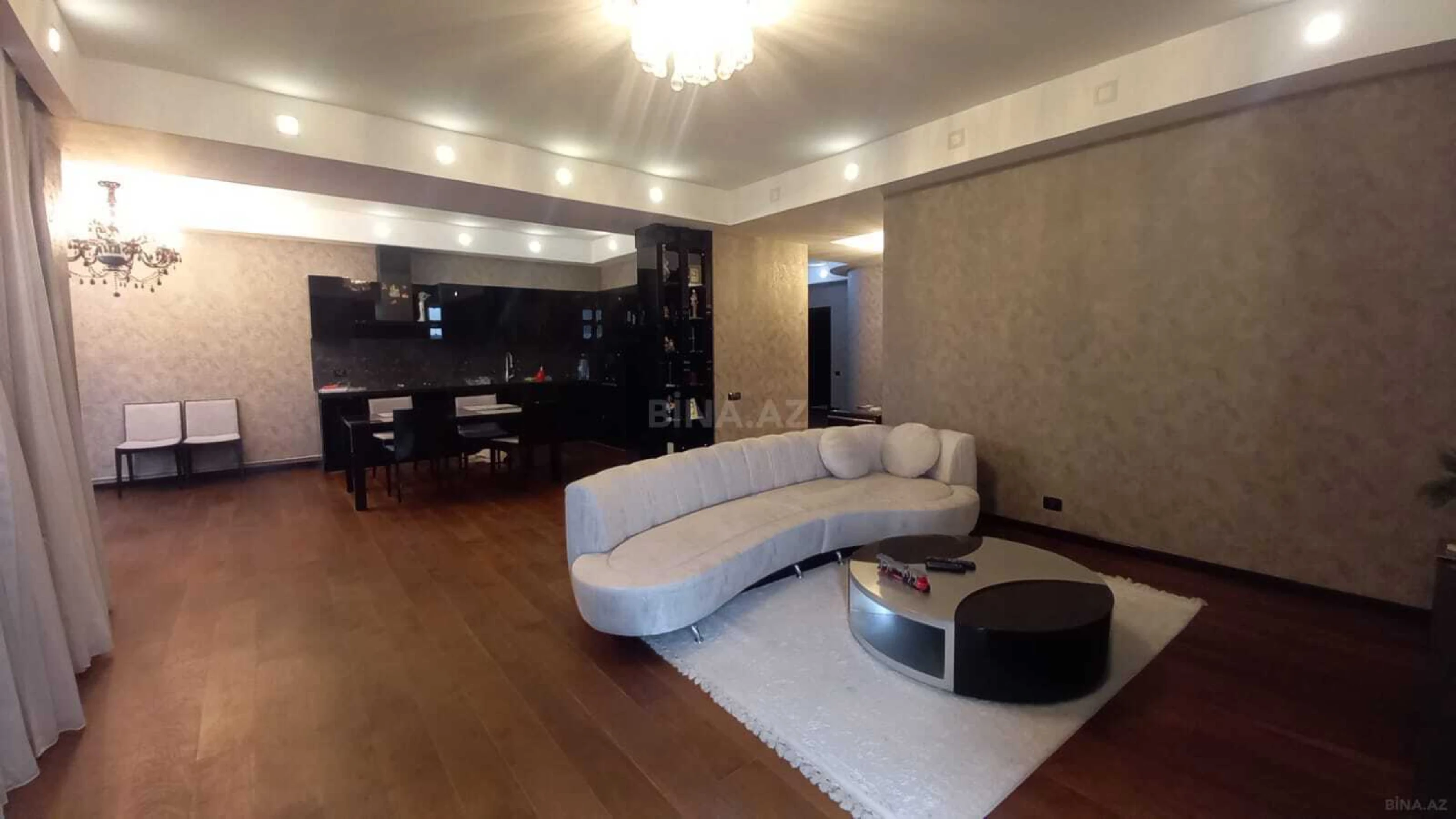 Satılır 3 otaqlı mənzil 140 m²