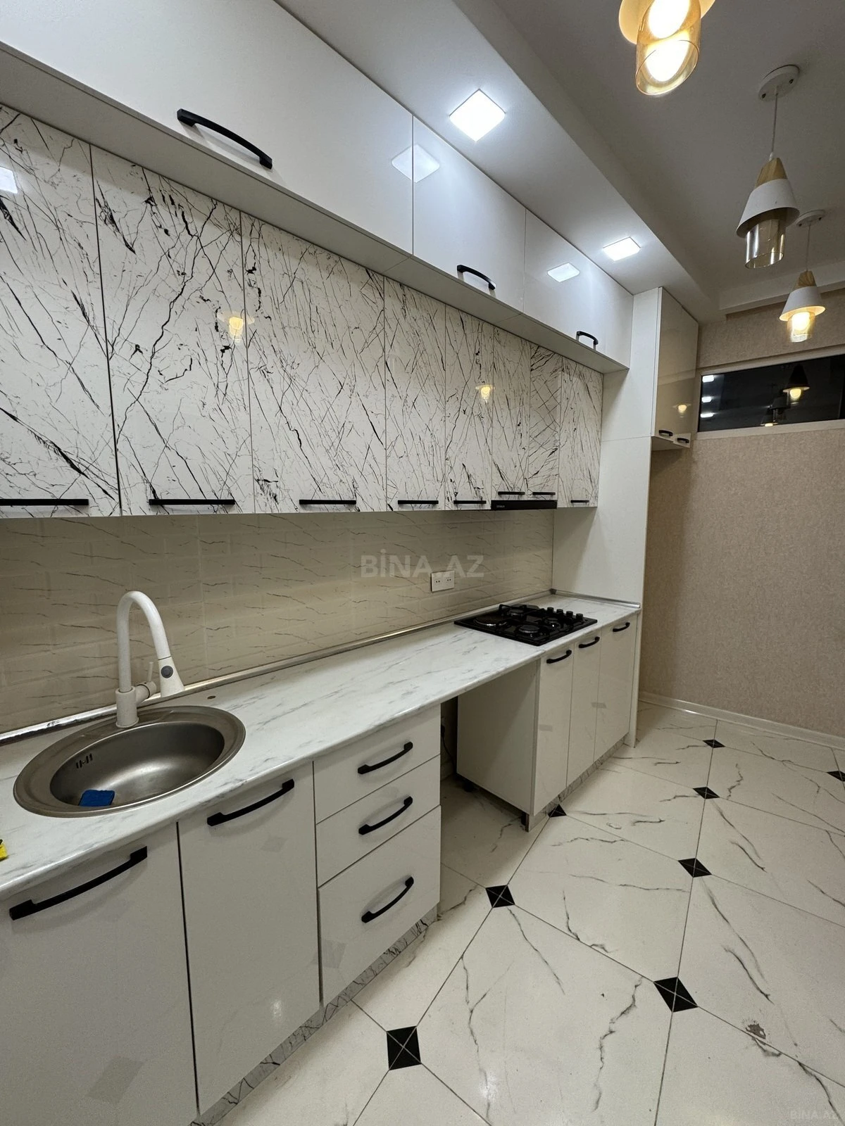 Kirayə verilir 3 otaqlı mənzil 95 m²