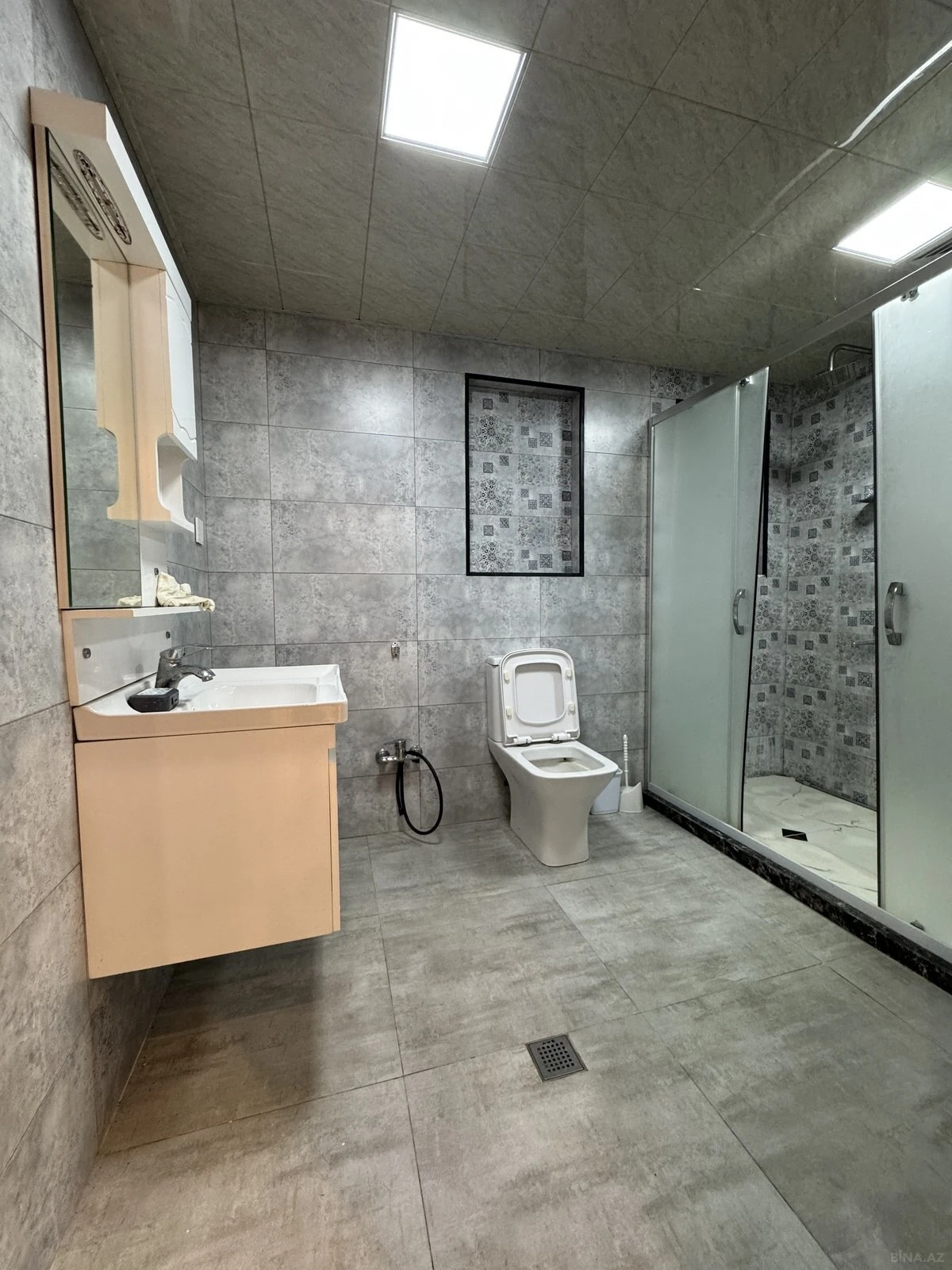 Kirayə verilir 3 otaqlı mənzil 95 m²