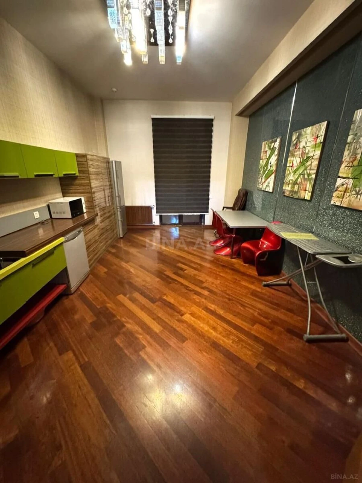 Kirayə verilir 4 otaqlı mənzil 220 m²