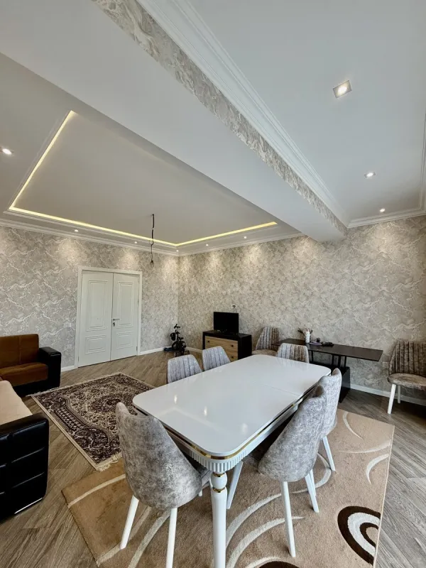 Satılır 3 otaqlı mənzil 136 m²