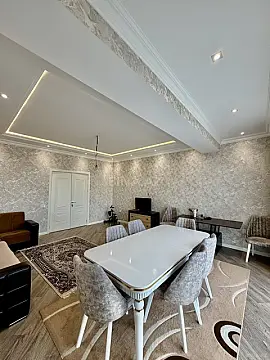 Satılır 3 otaqlı mənzil 136 m²