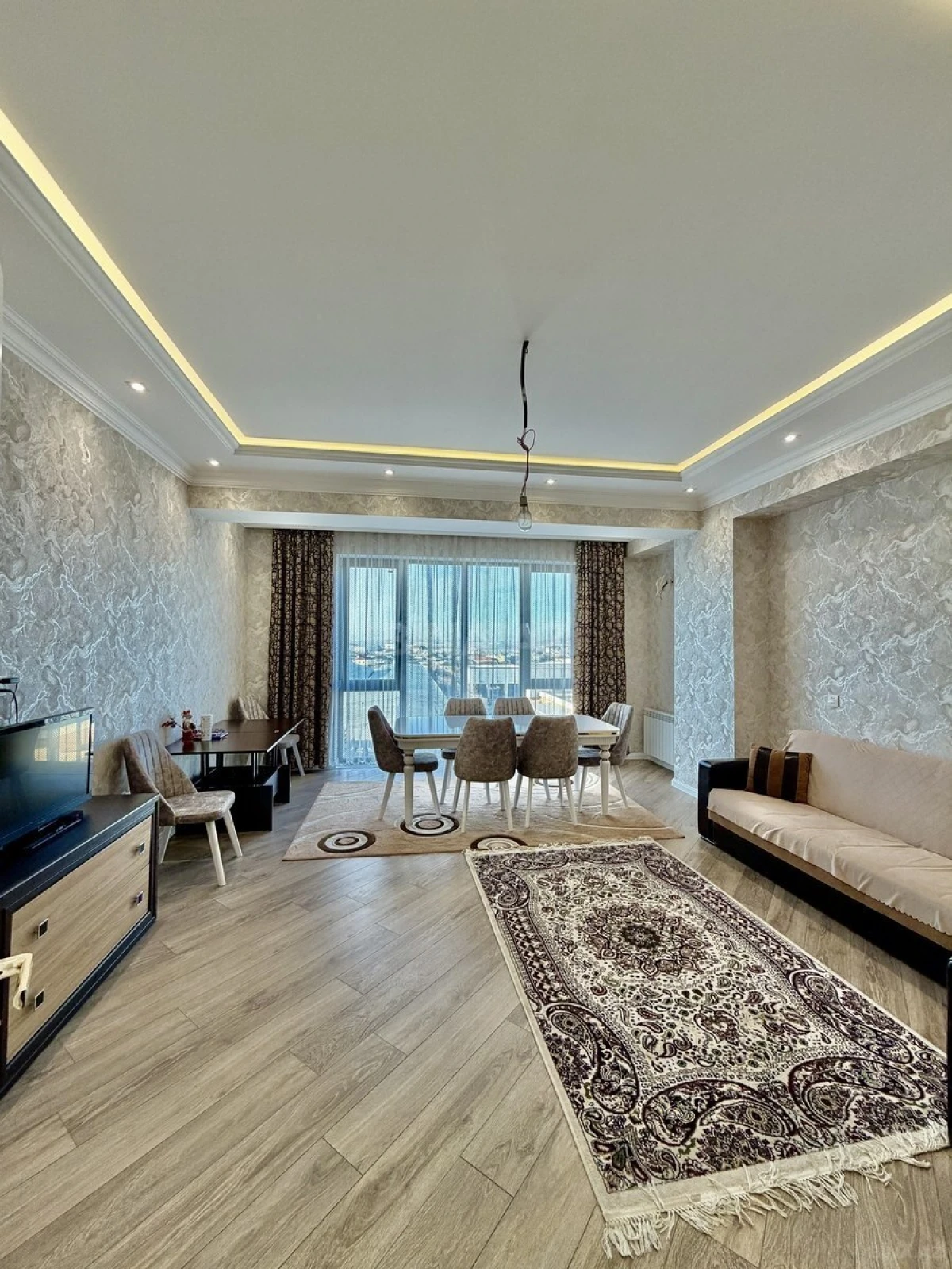 Satılır 3 otaqlı mənzil 136 m²