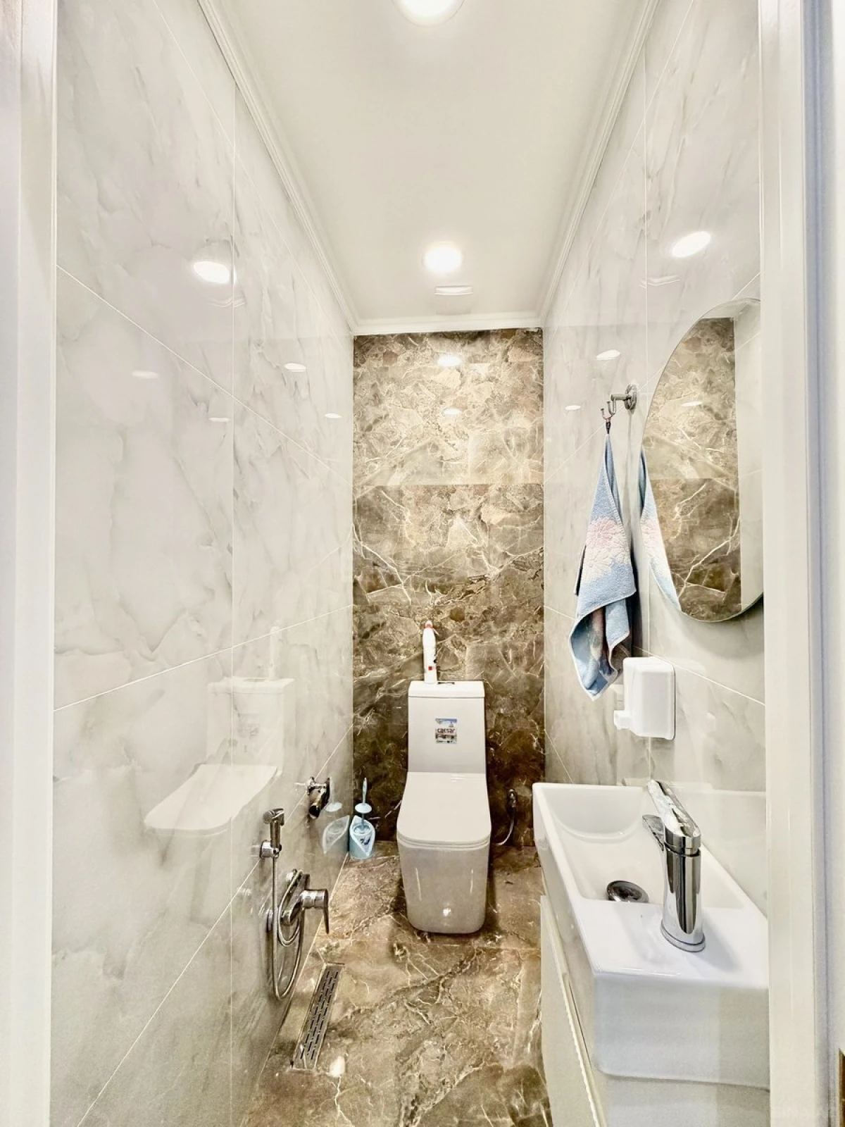 Satılır 3 otaqlı mənzil 136 m²