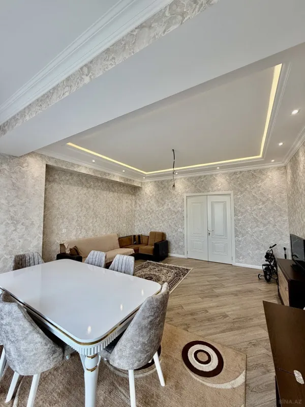 Satılır 3 otaqlı mənzil 136 m²