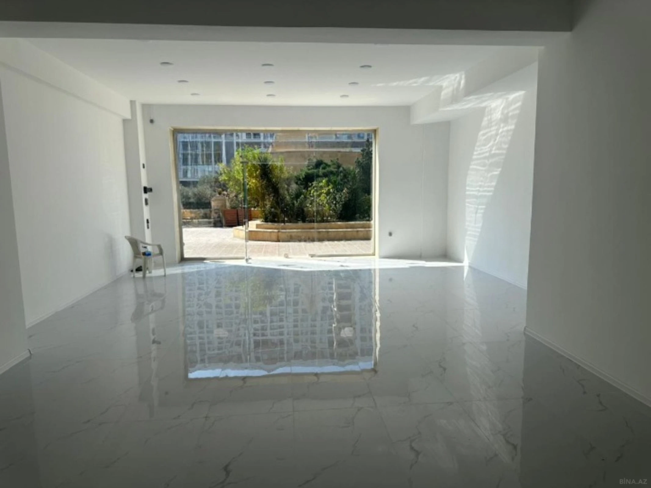 Kirayə verilir 1 otaqlı ofis 80 m²