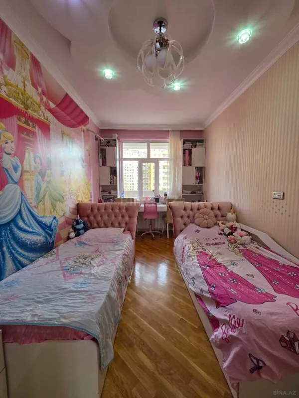 Satılır 3 otaqlı mənzil 127 m²