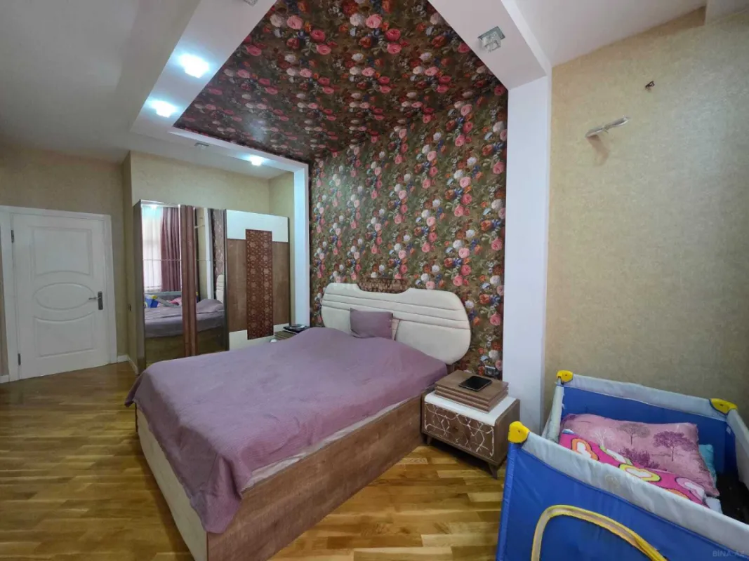 Satılır 3 otaqlı mənzil 127 m²