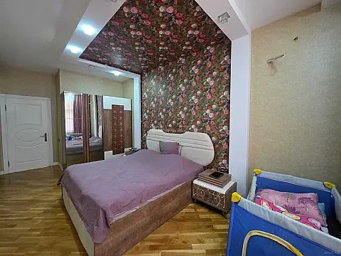 Satılır 3 otaqlı mənzil 127 m²