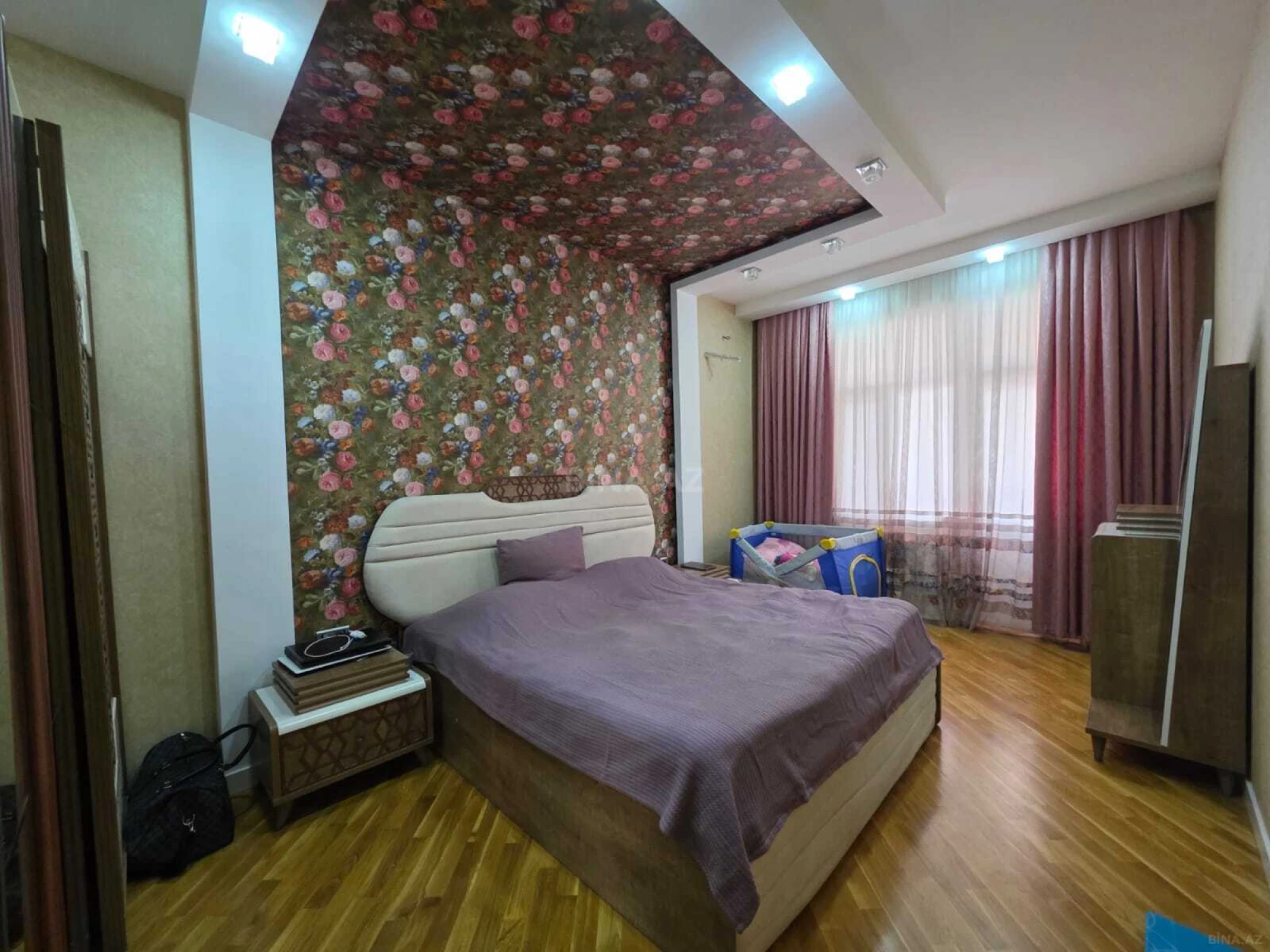 Satılır 3 otaqlı mənzil 127 m²