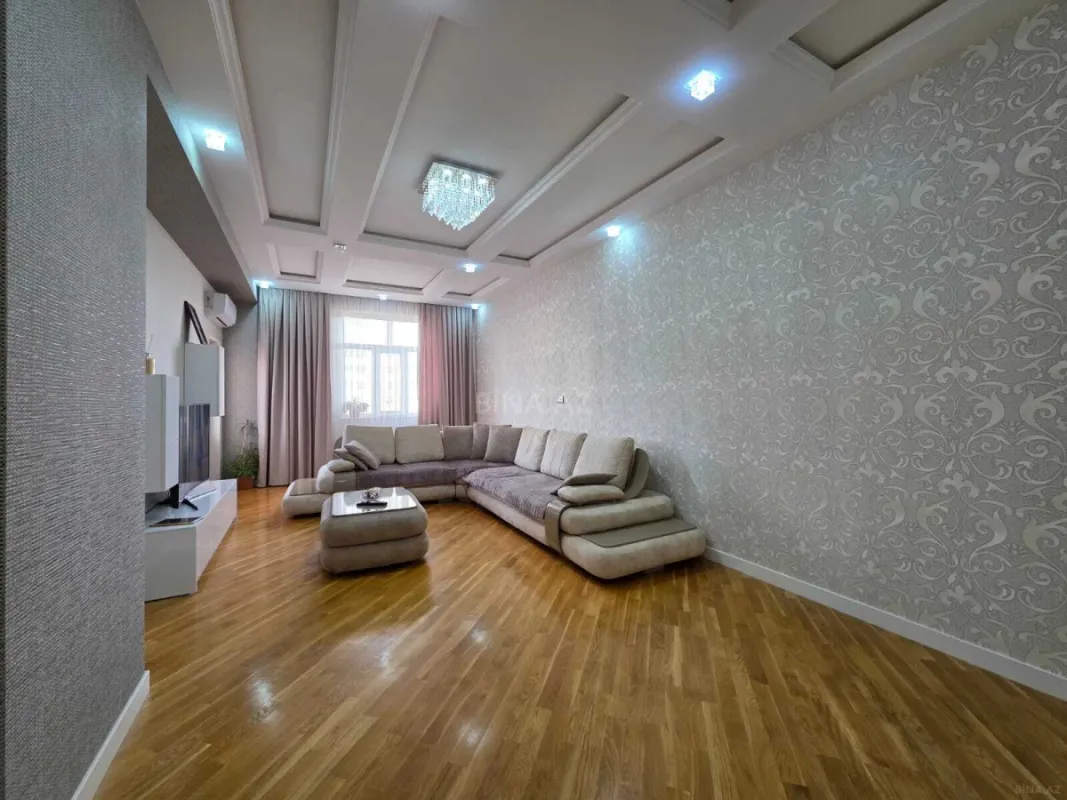 Satılır 3 otaqlı mənzil 127 m²