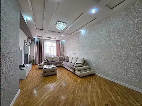 Satılır 3 otaqlı mənzil 127 m²