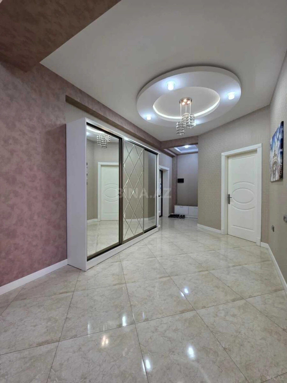 Satılır 3 otaqlı mənzil 127 m²