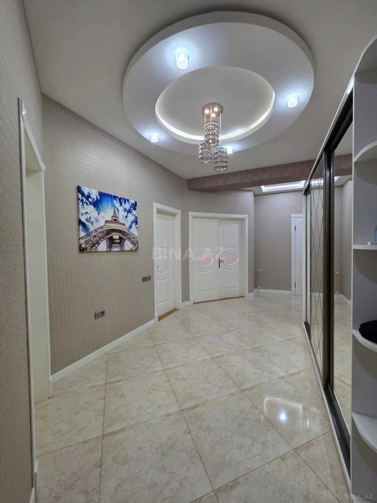 Satılır 3 otaqlı mənzil 127 m²