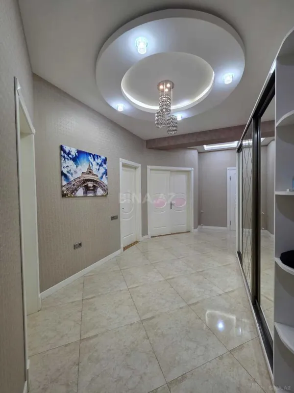 Satılır 3 otaqlı mənzil 127 m²