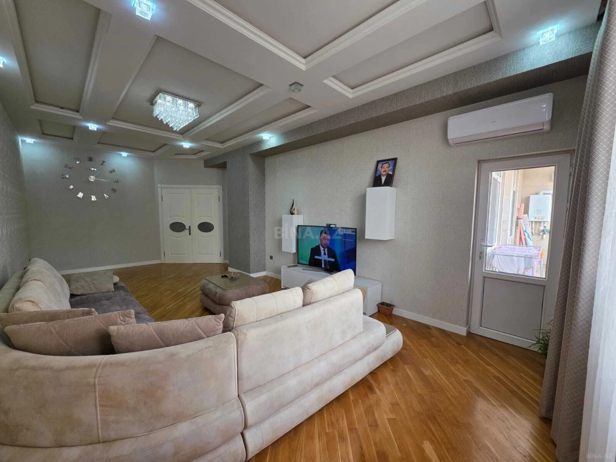 Satılır 3 otaqlı mənzil 127 m²