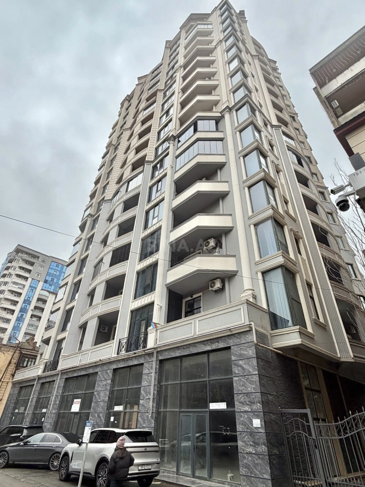 Satılır 3 otaqlı mənzil 113 m²