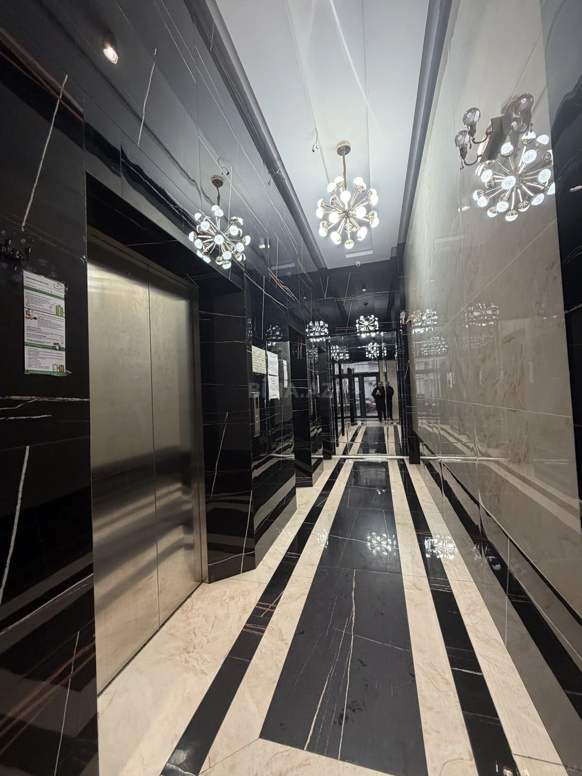 Satılır 3 otaqlı mənzil 113 m²