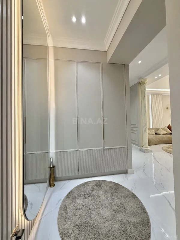 Satılır 3 otaqlı mənzil 113 m²