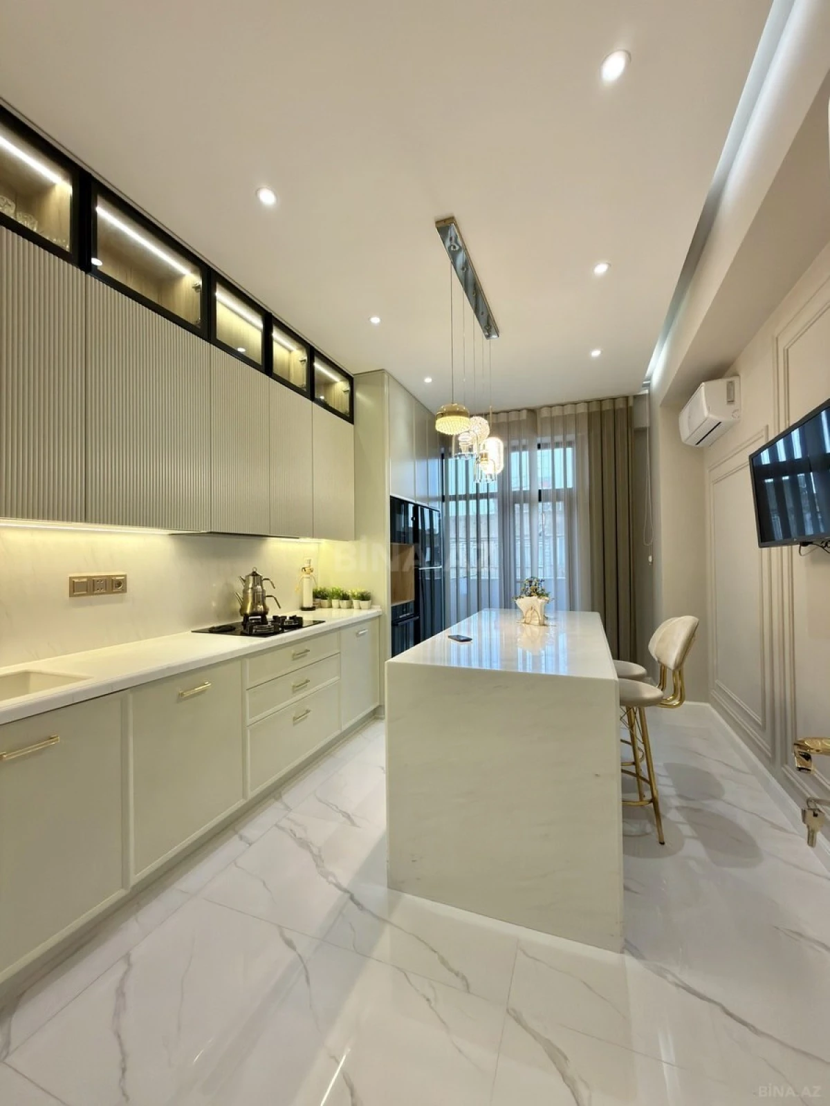 Satılır 3 otaqlı mənzil 113 m²