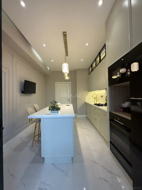 Satılır 3 otaqlı mənzil 113 m²