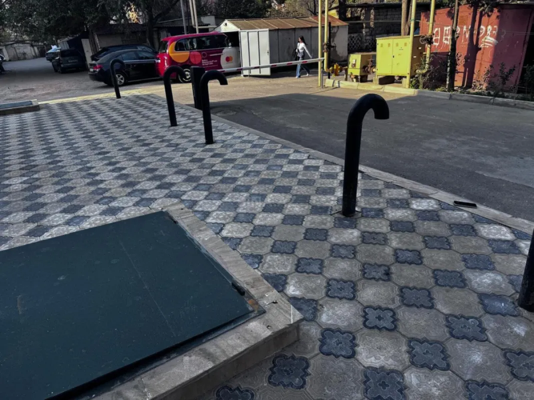 Satılır 4 otaqlı mənzil 186 m²