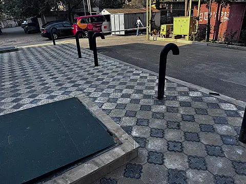 Satılır 4 otaqlı mənzil 186 m²