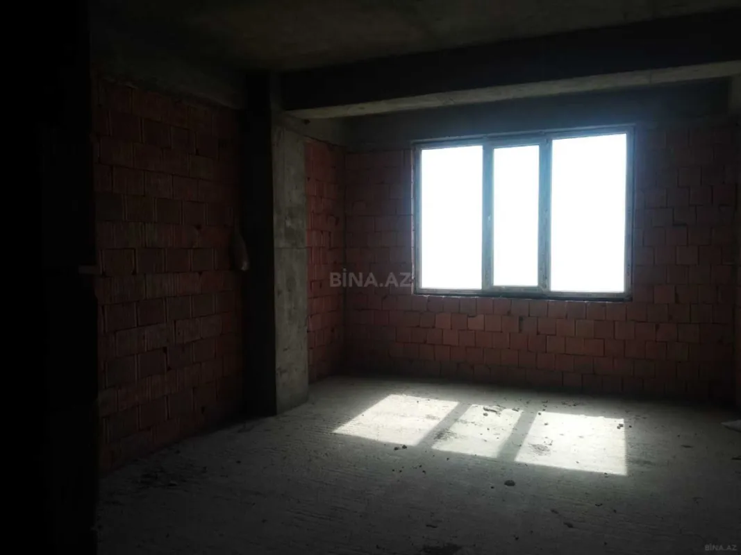 Satılır 4 otaqlı mənzil 186 m²