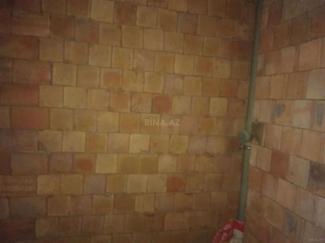 Satılır 4 otaqlı mənzil 186 m²