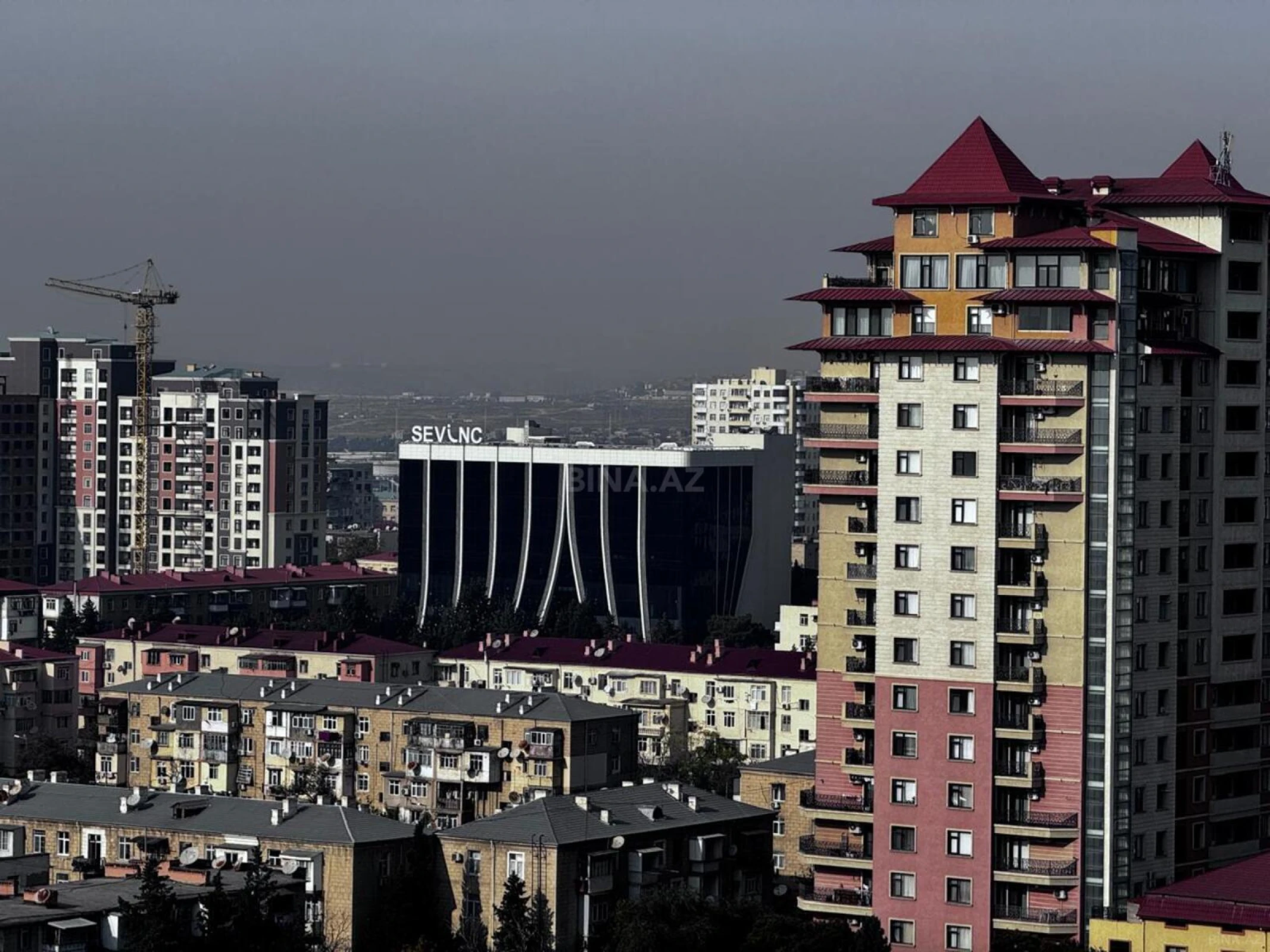 Satılır 4 otaqlı mənzil 186 m²