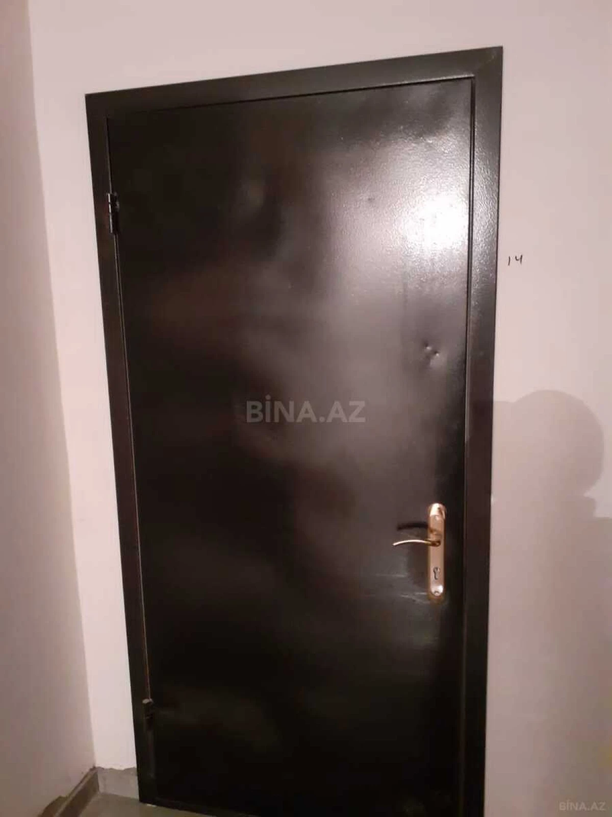 Satılır 4 otaqlı mənzil 186 m²