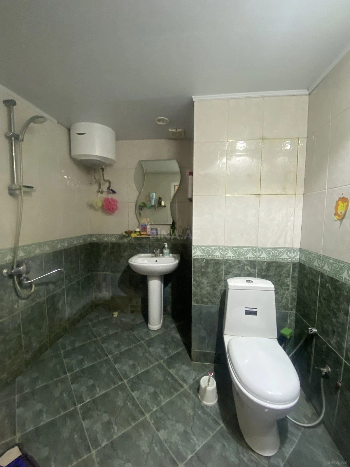 Satılır 5 otaqlı mənzil 110 m²