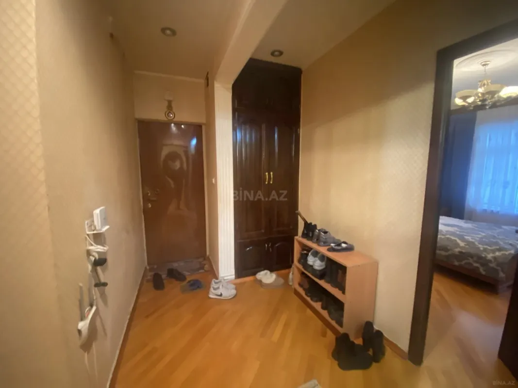 Satılır 5 otaqlı mənzil 110 m²