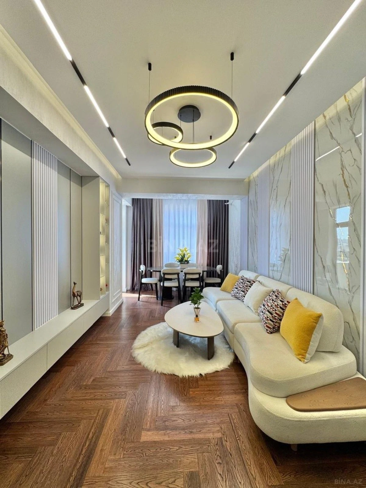 Satılır 3 otaqlı mənzil 101 m²