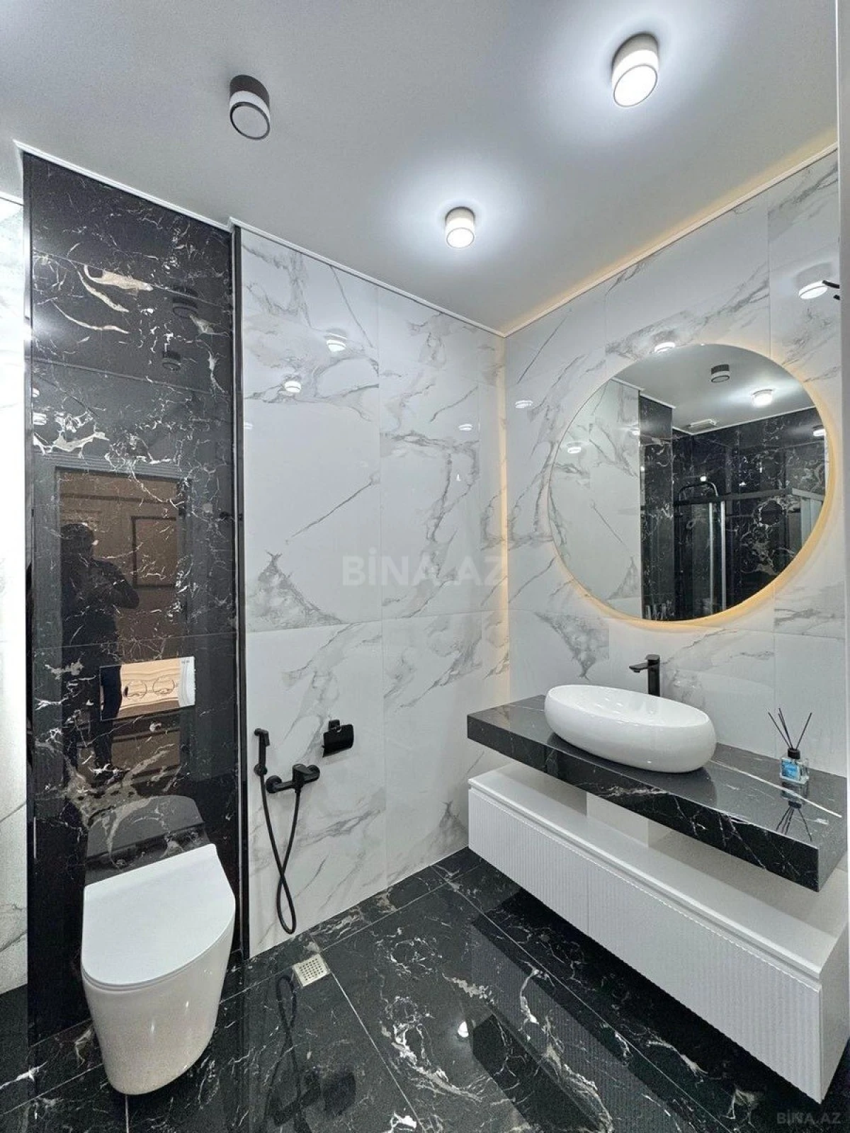 Satılır 3 otaqlı mənzil 101 m²