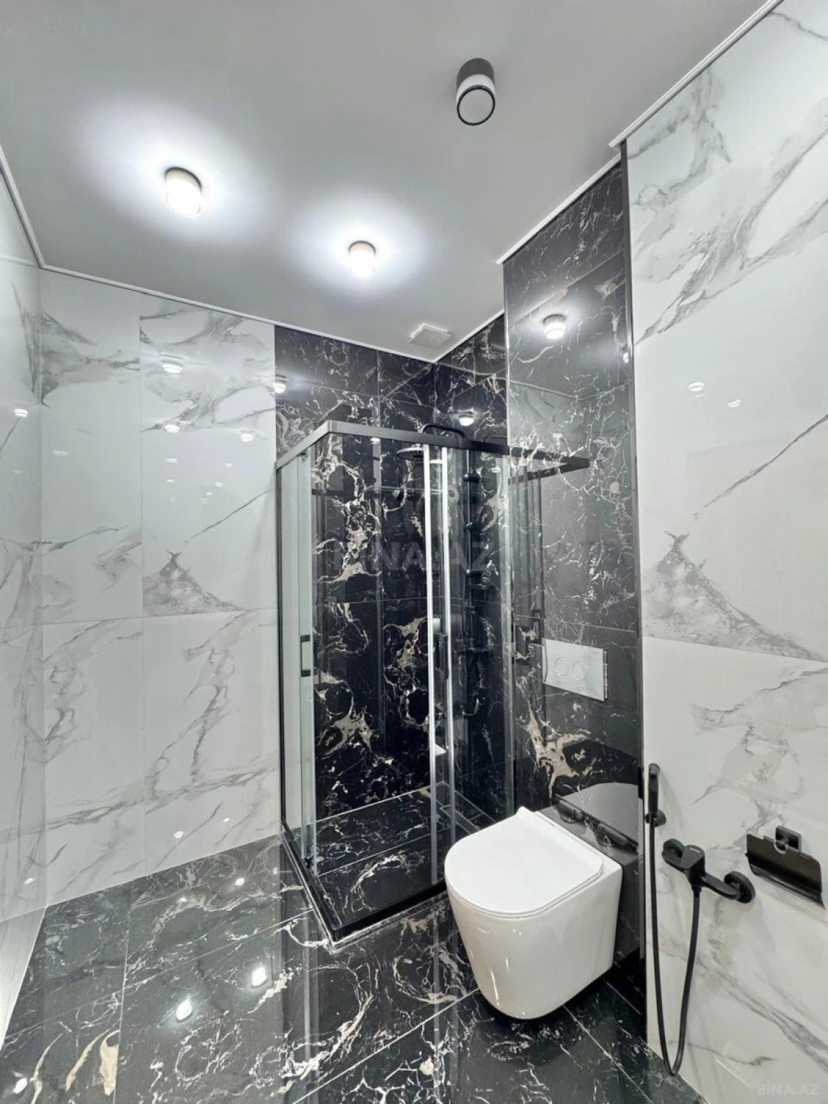 Satılır 3 otaqlı mənzil 101 m²