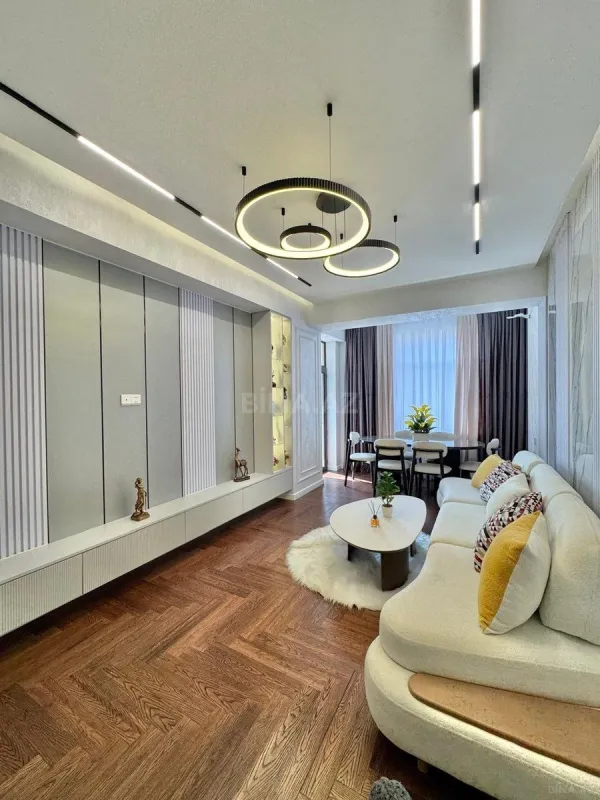 Satılır 3 otaqlı mənzil 101 m²