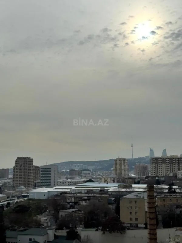 Satılır 3 otaqlı mənzil 130 m²